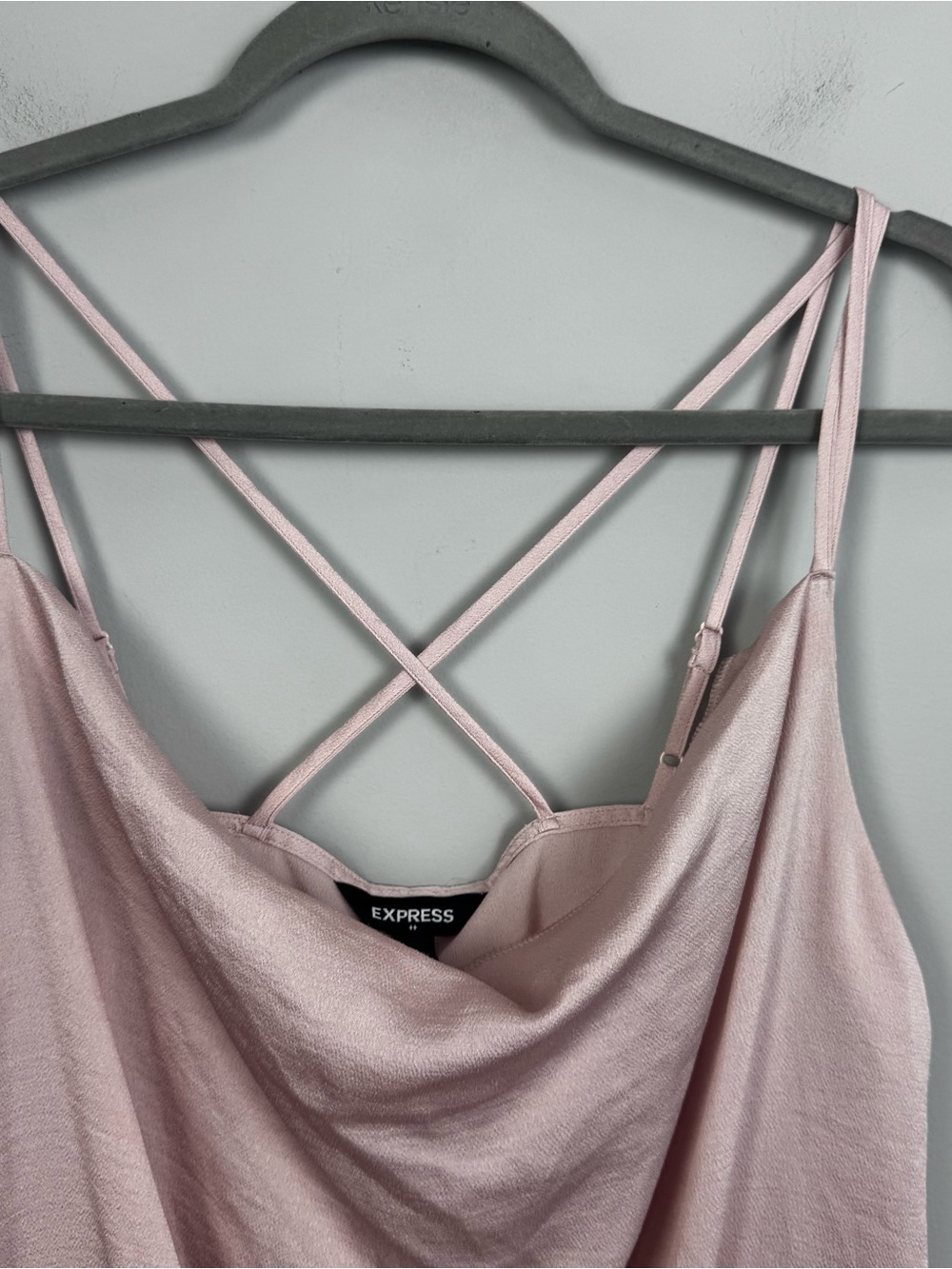 EXPRESS | Satin Look Blush Pink Drape Neck Tank Top Bodysuit Women’s Size Medium - Picture 4 of 10